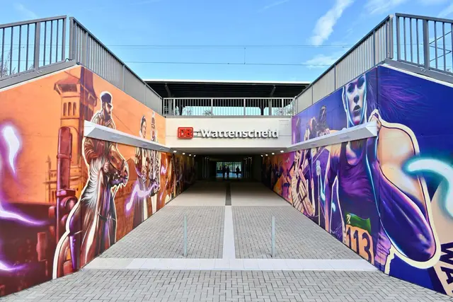 Die neue Verbindung wurde zudem mit einem Graffiti von dem Künstler Denis Klatt gestaltet. Dies greift unterschiedliche Wattenscheider Motive auf. | Foto: Stadt Bochum