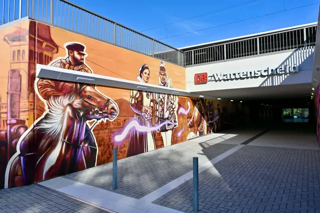 Die neue Verbindung wurde zudem mit einem Graffiti von dem Künstler Denis Klatt gestaltet. Dies greift unterschiedliche Wattenscheider Motive auf. | Foto: Stadt Bochum