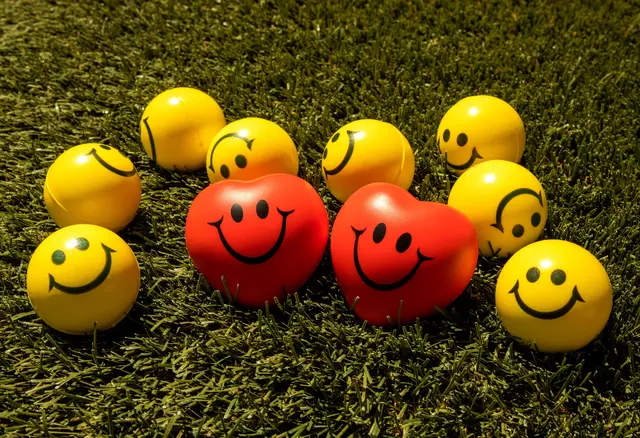 Kleine Gesten mit großer Wirkung: Lächeln schenken im Alltag. | Foto: Count Chris / Unsplash 