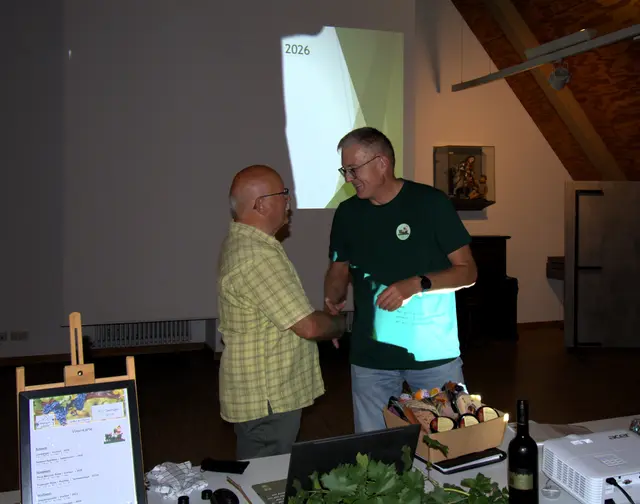 Bild Bruno Maurer: Stellvertretender Vorsitzender Willi Meir dankt dem Referenten | Foto: Bruno Maurer