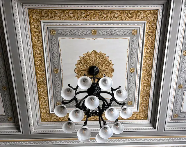 Originale Kronleuchter