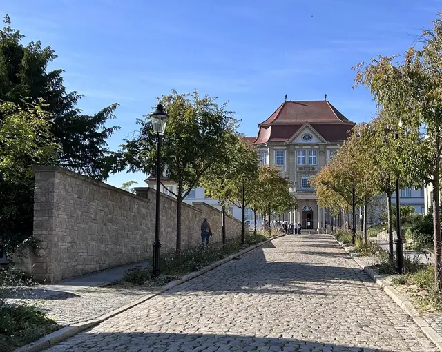 Auffahrt zum Oberlandesgericht
