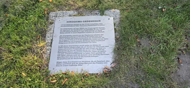 Gedenk- und Informationstafel zum Hiroshima-Hain 