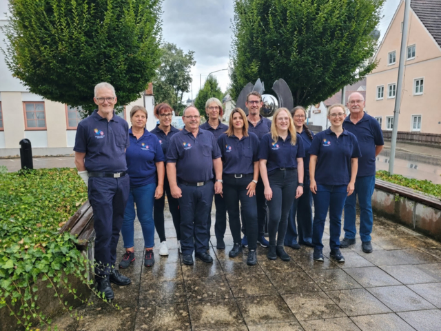 Elmar Müller (von links), Ellen Geißler, Susanne Miller, Franz Durm, Carina Glaß, Nadja Kasper, Eugen Huber, Rebecca Feldengut, Ivonne Fendt, Sonja Kriener und Ernst Kriener gehören dem Nachsorgeteam an. Auf dem Foto fehlen Johanna Janz und Klaus Kuen.  | Foto: Nachsorgeteam 