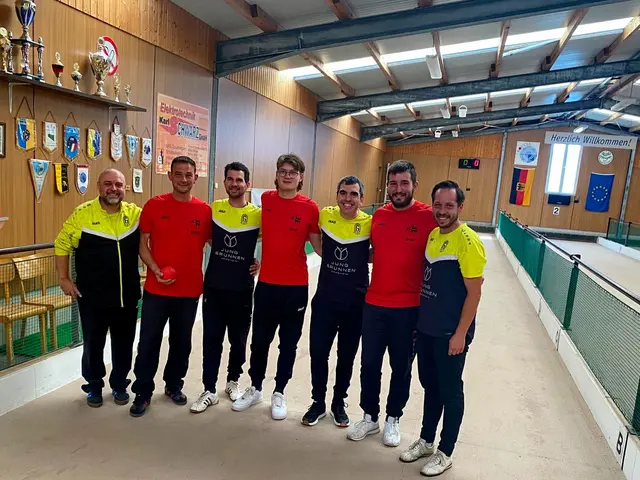 Im Finale spielte der SSV Anhausen gegen den TSV Gersthofen.
Von links: Vito D'Arco, Micha Nietsch, Alex Jung, Anton Sturch, Markus Schwab, Sven Orend und Jakob Kraus. | Foto: Jakob Kraus