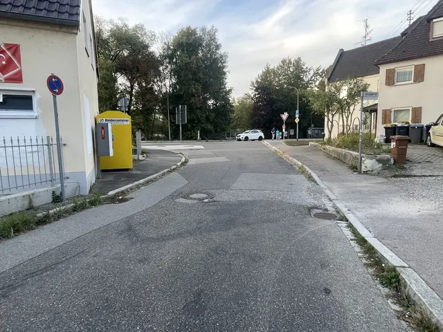 Ab dem 12. Oktober werden von der Webergasse aus mehrere Leitungen 
unter der Günz und der Schlachthausstraße verlegt. Die Auswirkungen auf den Verkehr fallen gering aus.   | Foto: Michael Lindner/Stadt Günzburg