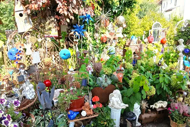 In ihrem Vorgarten präsentiert die Familie Deisenhofer die schönen Seiten des Herbstes. | Foto: Peter Heider