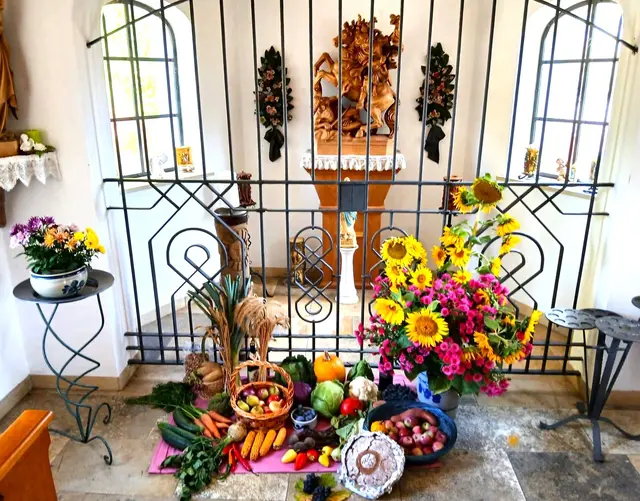 Erlinger Erntedankschmuck in der St. Martinskapelle | Foto: Peter Heider