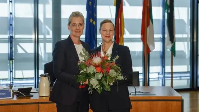 Oberbürgermeisterin Andrea Henze mit Dörte Schall. Bildrechte: Stadt Gelsenkirchen - Gerd Kaemper | Foto: Bildrechte: Stadt Gelsenkirchen - Gerd Kaemper