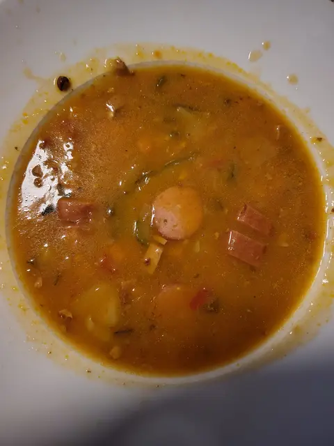 Rote Linsensuppe. Schön deftig.