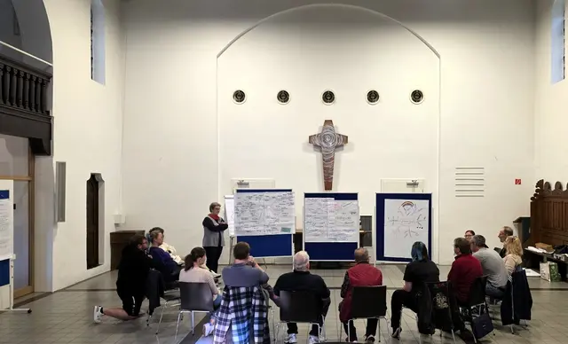 In Kleingruppen und im Plenum ging es unter der fachkundigen Anleitung der Bonhoeffer-Presbyterin Kerstin Kräuter um künftige Strukturen und inhaltliche Schwerpunkte.
Foto: Tim Bäumken
