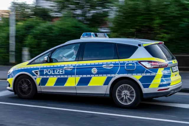 Verkehrsunfall in Horst - Beteiligtes Auto gesucht | Foto: Polizei Gelsenkirchen