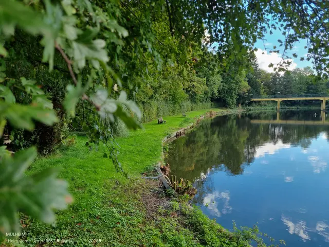 FRIEDLICH, ...
fast, am Rande von unseren Ruhrgebietsstädten ...