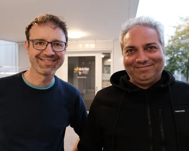 Stefan Krug, Leitung Begegnungsstätte du &amp; hier, und Mattheus Röhlinger, Ehrenamtlicher im du &amp; hier, haben die Abendveranstaltung gemeinsam vorbereitet. Bild von Svitlana Koziar, Ehrenamtliche, Stadt Gersthofen. | Foto: Stadt Gersthofen (Svitlana Koziar, Ehrenamtliche)