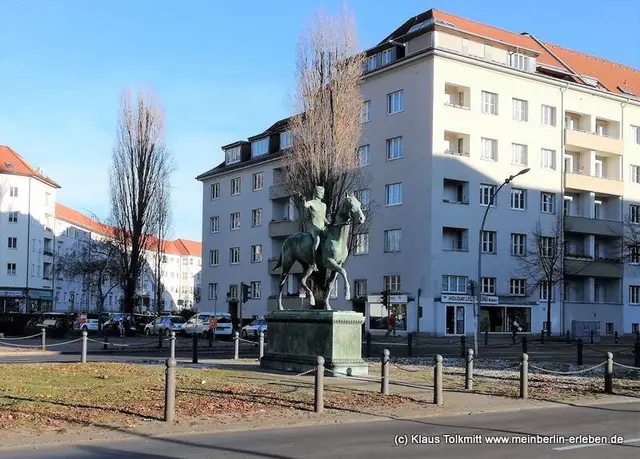 Steubenplatz Westend