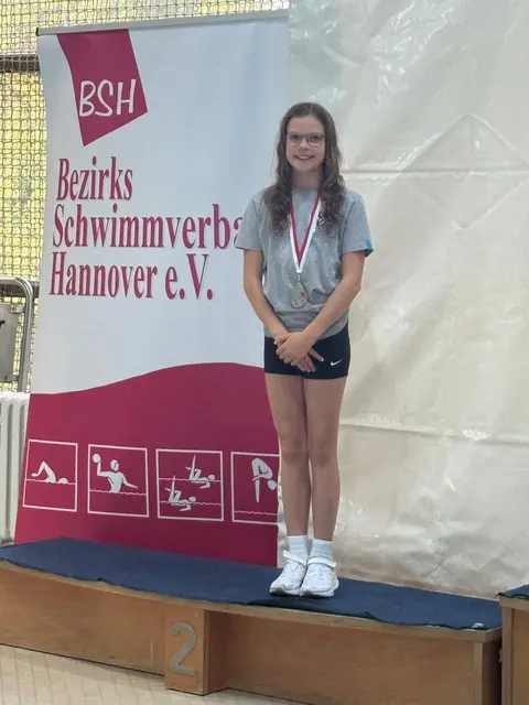 Weiter in der Erfolgsspur: Nachwuchsschwimmerin Lina Witttbold (Lehrter SV) stand bei den Bezirks-Kurzbahnmeisterschaften in Hannover gleich fünfmal auf dem Siegerpodest. | Foto: Verein