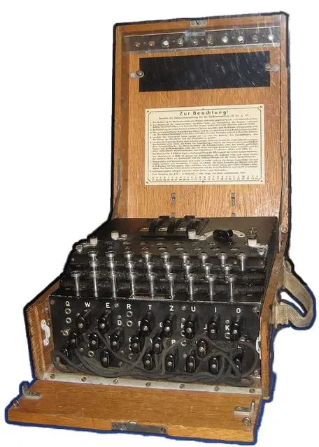 Das ist die geniale Erfindung der damaligen Zeit in der Verschlüsselung von Nachrichten - die Enigma. | Foto: Repro: Otto Killensberger