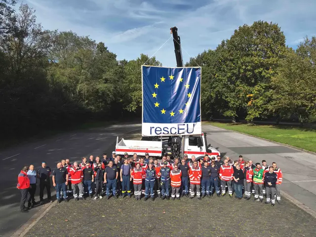 DRK-Einsatzkräfte aus dem gesamten Bundesgebiet trainierten gemeinsam die Planung und Durchführung grenzüberschreitender Hilfsgütertransporte.  | Foto: Jan Seifert / DRK-Landesverband Westfalen-Lippe