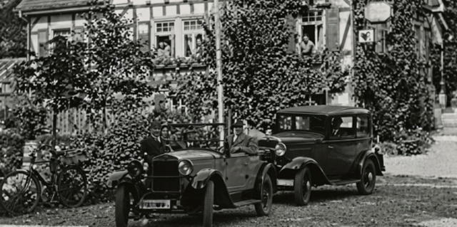 Vor der Pension Waldfrieden in Hatzfeld
