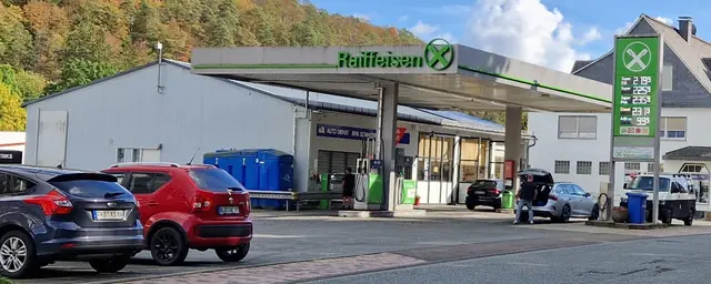KFZ Werkstatt Schneider mit Raiffeisen Tankstelle ab 2026