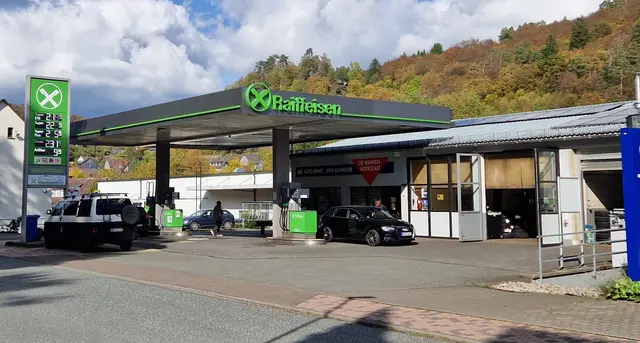 KFZ Werkstatt Schneider mit Raiffeisen Tankstelle ab 2026