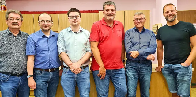 Die Vorstandschaft des Meitinger SPD-Ortsvereins mit (von links) Werner Grimm, Matthias Mark, Vincent Langhans, Steffen Haas, Gerhard Zach und Anton Bier setzt sich für einen eigenen Fördertopf für gemeinschaftliche Projekte ein. | Foto: Peter Heider