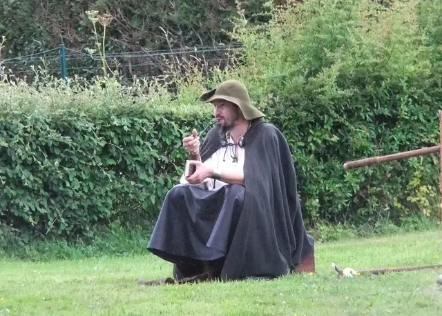 4 – Ein Druide? Ohne Sichel aber mit Pfeife. | Foto: GvMeegen