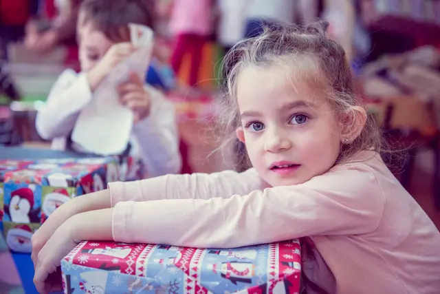 Dieses Foto und das nächste Bild stammen aus einer früheren Aktion „Weihnachtspäckchen für Kinder in Not“.
Foto: www.kinderzukunft.de
