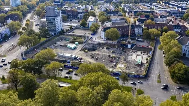 Bild zum Artikel Hochbauarbeiten am Bildungs- und Innovationscampus Gelsenkirchen (BIC) beginnen
 | Foto: Bildrechte: Gerd Kaemper / Stadt Gelsenkirchen