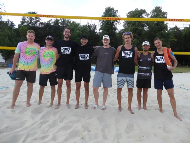 Halbfinalisten von links: Liam Schlicht / Milan Müller (beide VV Humann Essen), Joao Margutti (DJK Düsseldorf) / Demhat Korkmaz (VC Borbeck), Nick Simon (MTV Köln) / Rafael Morcinek (DirtyLake), Timo Buschen (Beachclub 2000) / Julian Kraus (SuN Unterbacher See) | Foto: SportKultur2025