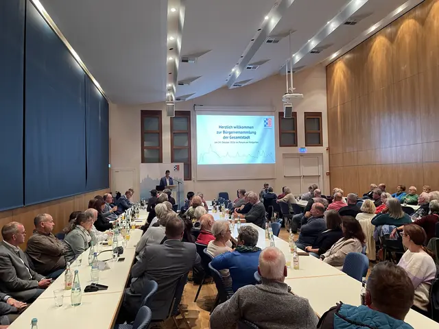 Oberbürgermeister Michael Jahn sprach auf der Bürgerversammlung in Günzburg eine Stunde lang über die wichtigsten Themen und Projekte in der Großen Kreisstadt. | Foto: Michael Lindner/ Stadt Günzburg