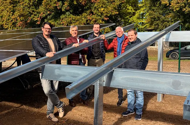 Von links: Benjamin Schorer (Bürgermeister Stadt Schwabmünchen), Bernhard Albenstetter (Wärmeversorung Schwabmünchen GmbH), Peter Waizenegger (Wärmeversorung Schwabmünchen GmbH), Lorenz Müller (Altbürgermeister), Matthias Böck (Wärmeversorung Schwabmünchen GmbH) | Foto: Lara Anwander