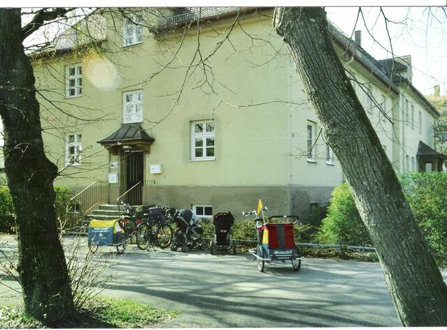 fme Eingang im Alten Schulhaus