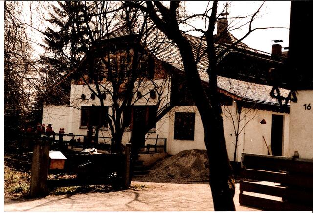 Die Töpferei im Föhrenweg an der Gemeindegrenze 1985