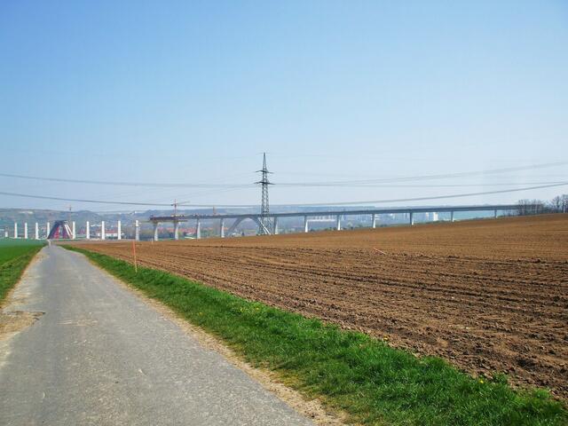 25.4.2010 .... Blick von der KAP - Straße Richtung Wetzendorf !