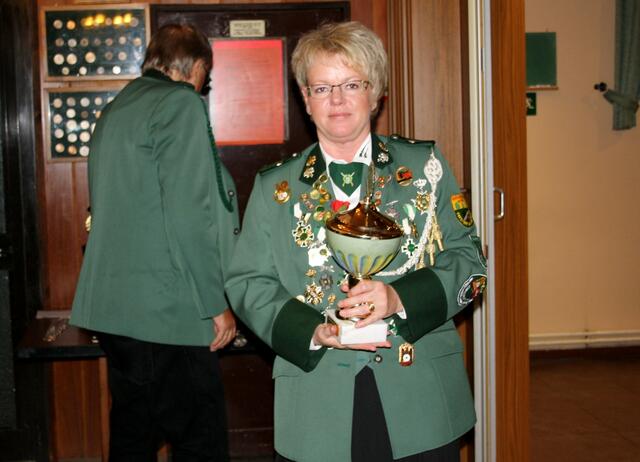 Bettina Rasche mit Damenpokal LG.