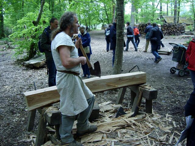 Zimmererarbeiten- Holzbearbeitung für die Balken