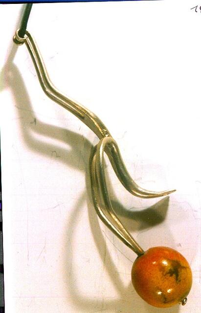 Die Perlentaucherin: Silbergabel und Schaumkoralle