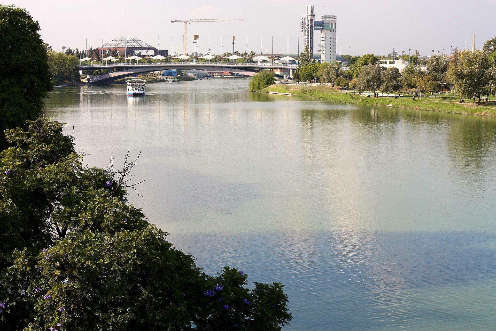 14. und 15. Oktober 2010 Sevilla. Puente de Isabel II. Video.