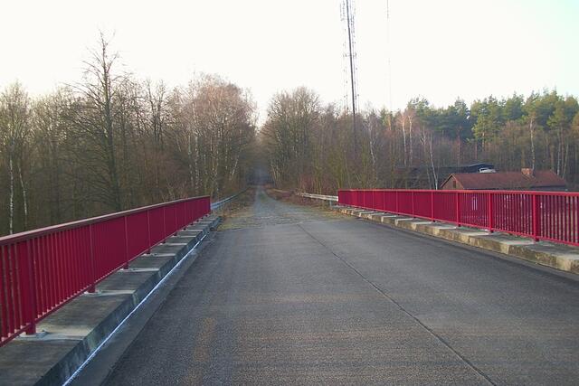 Zwischen Misburg und Aligse, Autobahnbrücke
