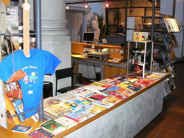 Röm. Museum Augsburg (Schrift/Bild/Literatur Schaupult)