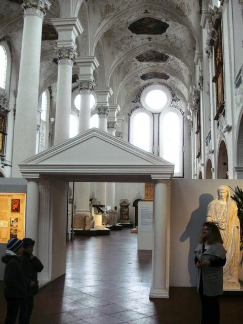 Einangsportal zur Museumsausstellung