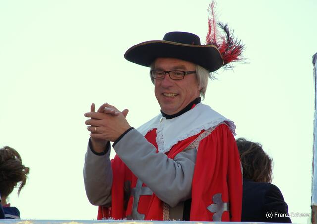 Friedberger Faschingsumzug 2011 - Bürgermeister Dr. Peter Bergmair freute sich