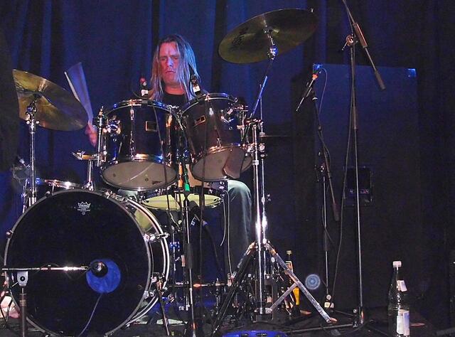Hannover 18.03.11 - Power-Drummer Sven Petersen