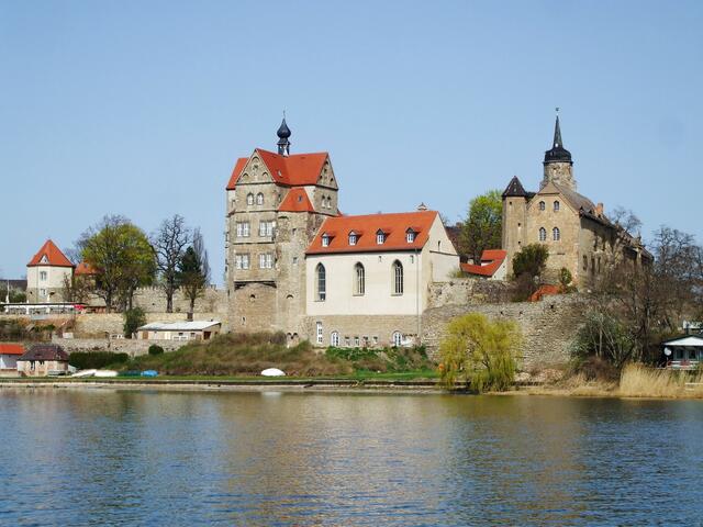 Schloß Seeburg vom See aus !