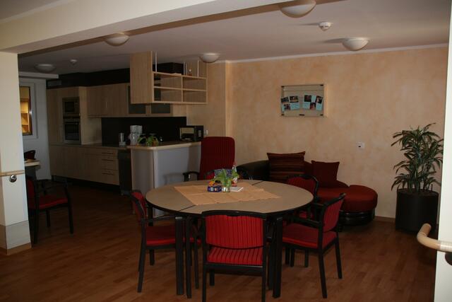 ...neuer Aufenthaltsbereich das "Wohnzimmer" auf jeder Etage...
