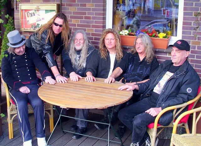 Werner Nadolnys JANE bei einer Drehpause zum Videoclip "Borrowed Time", 20.03.2011 in Neustadt a. Rbge.