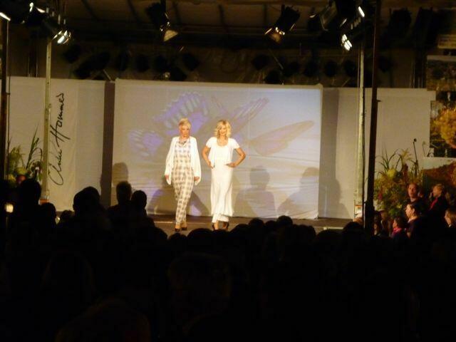 Der neuste Schrei ein modischer Wickeloverall.