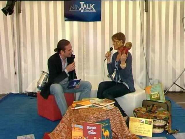 Christian Knappe, TALKvision, und Paula Kuhn, Lecture_Offenbach e.V., im Gespräch über die Aktivitäten der Lese- & Erzählkarawane.  Der Live_Mitschnitt von MuF-Spezial ist bei www.talkvision.de zu finden oder auch hier direkt: http://bit.ly/Hyc9n1 . | Foto: TALKvision
