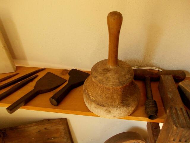 Steinhauerwerkzeug im Heimatmuseum